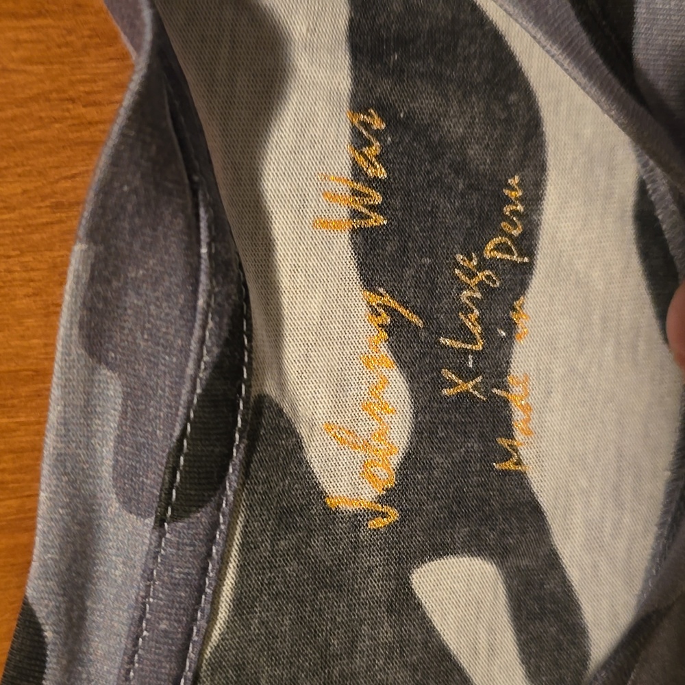 Johnny Was blue and gray camo with floral print XL - Picture 3 of 3